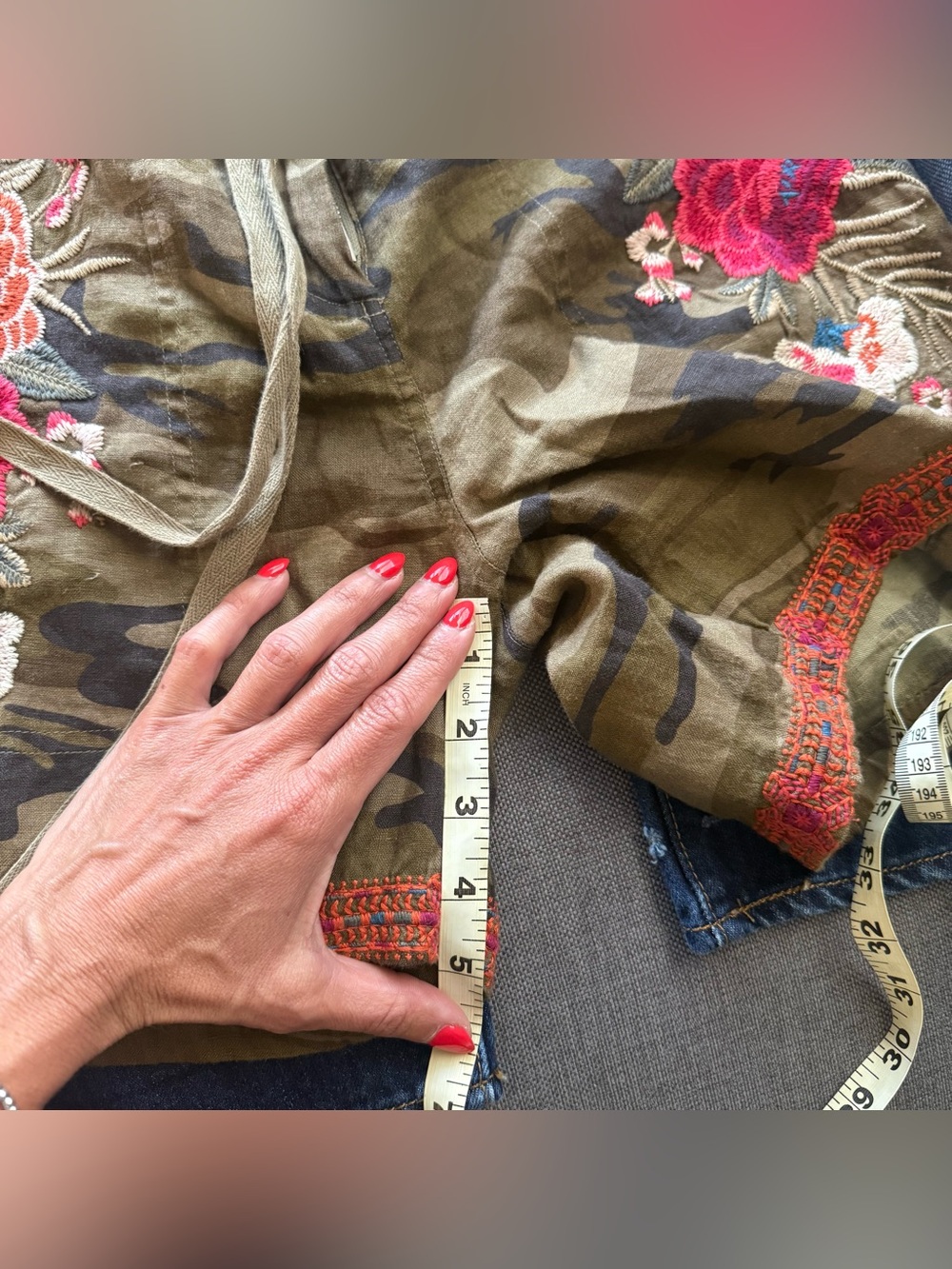 Johnny Was Embroidered Floral Camo Shorts - Olive Green 100% Linen - Picture 8 of 8